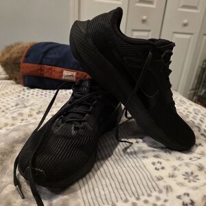 Nike Men's Black Athletic Shoes